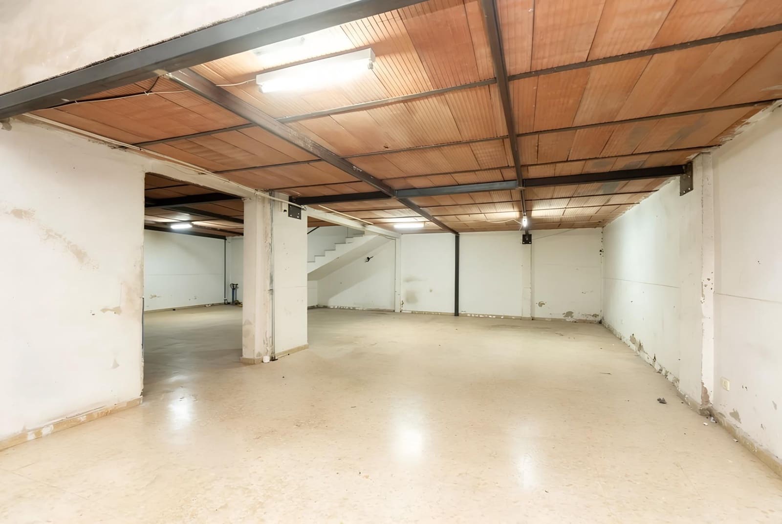 Erhverv til salg i Motril - € 149.500 (Ref: 9946196)