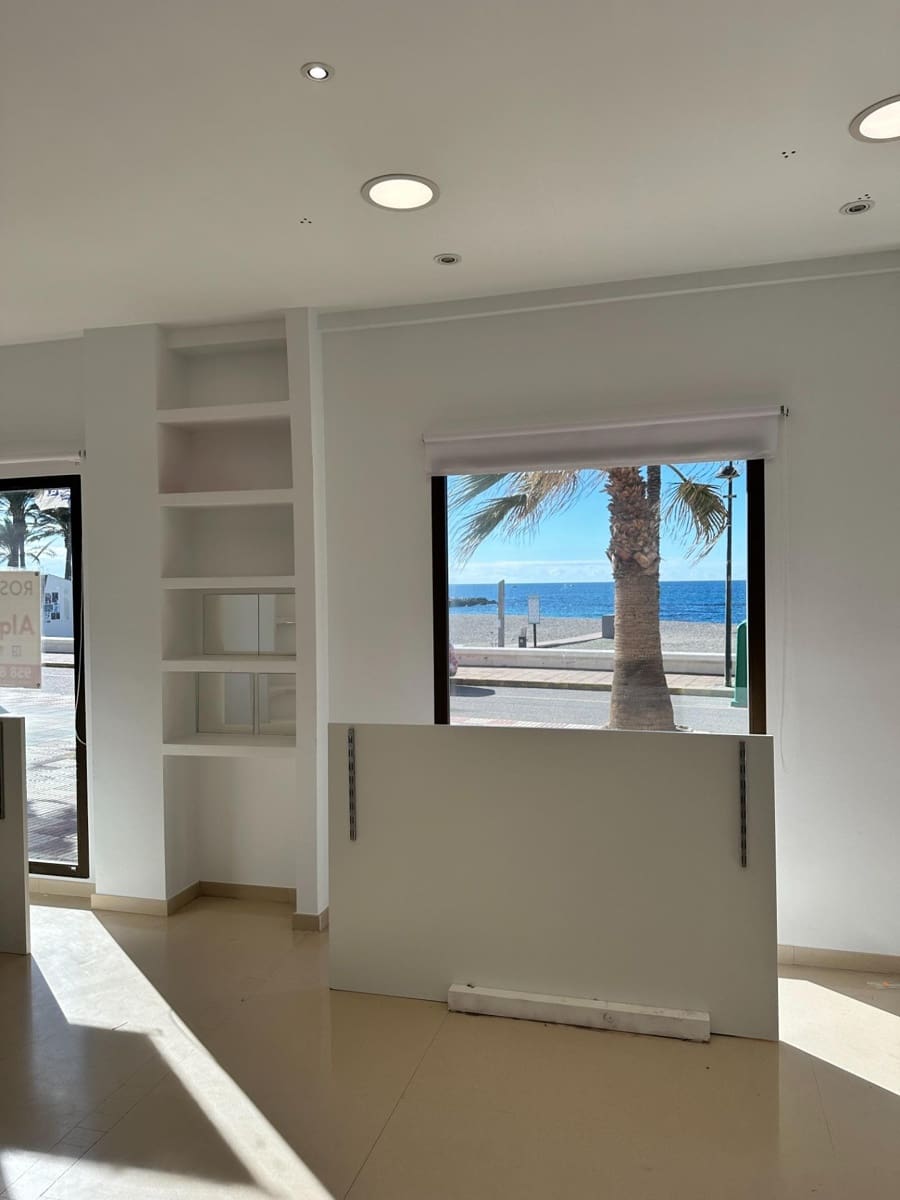Kommersiell att hyra i Torrenueva - 1 300 € (Ref: 9946200)