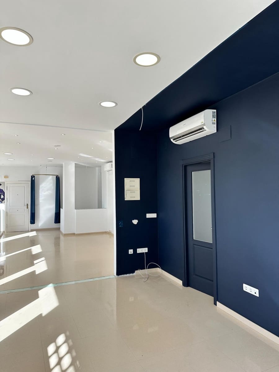 Kommersiell att hyra i Torrenueva - 1 300 € (Ref: 9946200)
