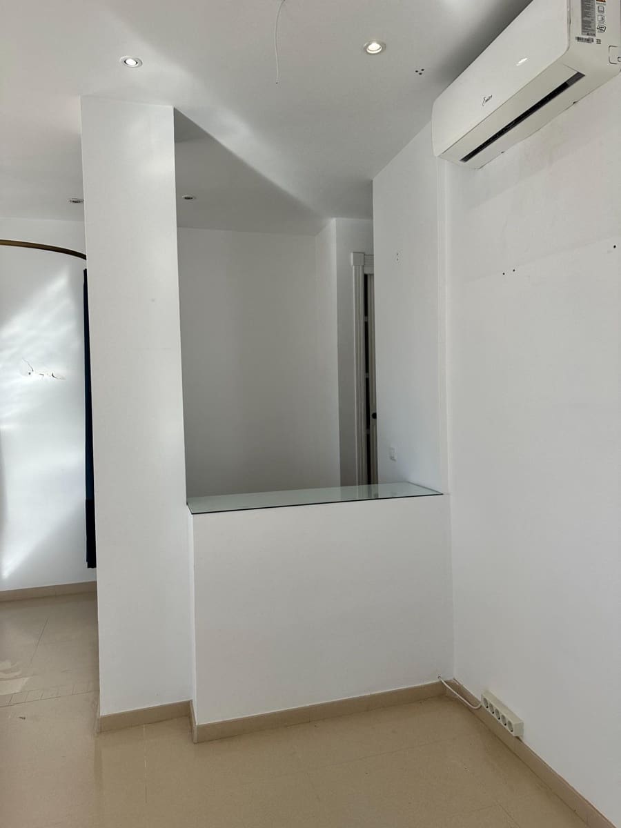 Kommersiell att hyra i Torrenueva - 1 300 € (Ref: 9946200)