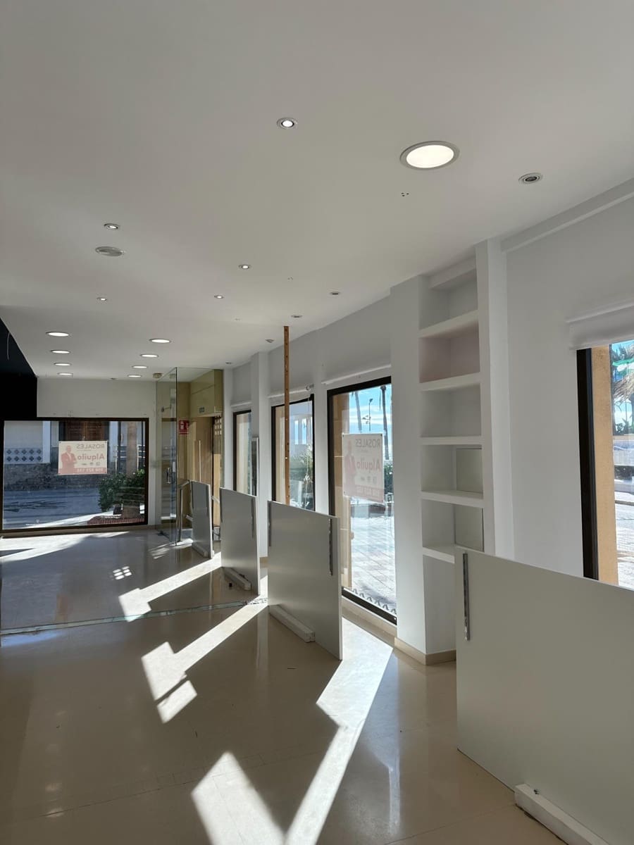 Kommersiell att hyra i Torrenueva - 1 300 € (Ref: 9946200)