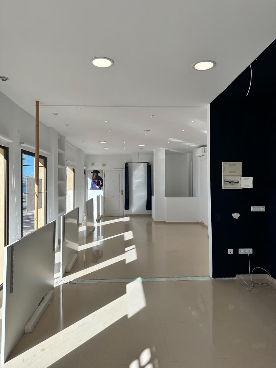 Kommersiell att hyra i Torrenueva - 1 300 € (Ref: 9946200)