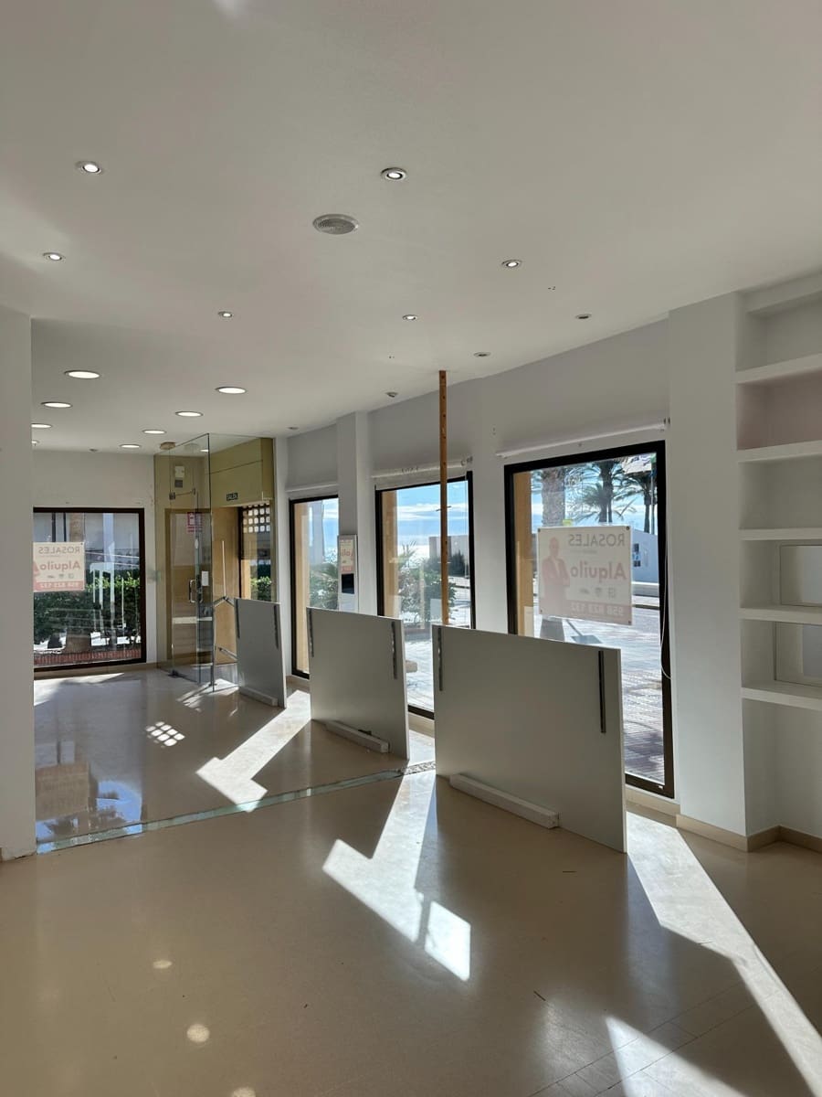 Kommersiell att hyra i Torrenueva - 1 300 € (Ref: 9946200)