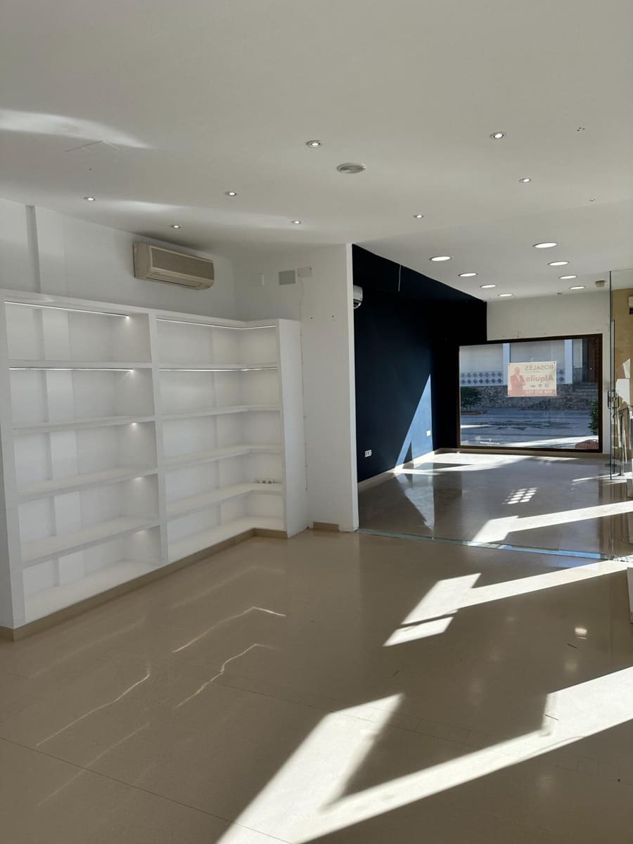 Kommersiell att hyra i Torrenueva - 1 300 € (Ref: 9946200)
