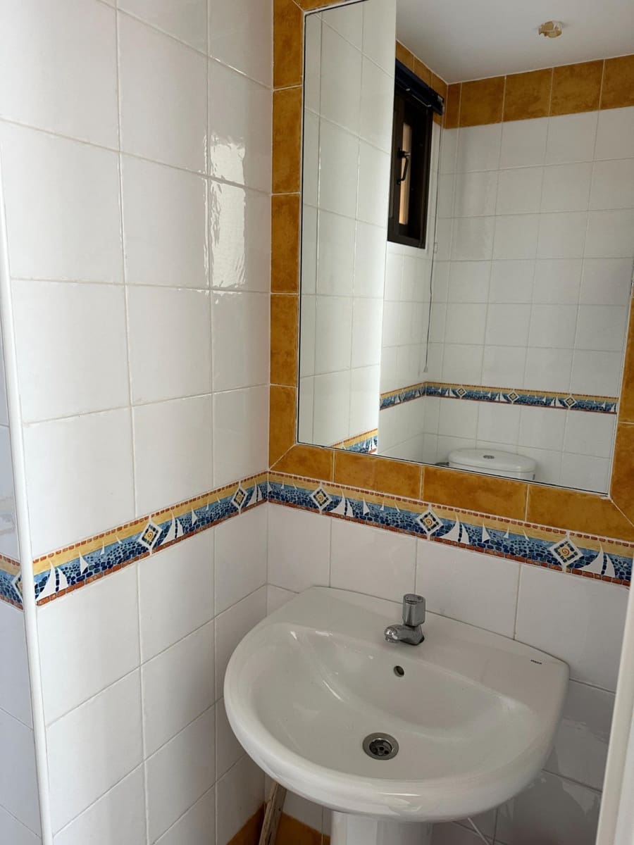 Kommersiell att hyra i Torrenueva - 1 300 € (Ref: 9946200)