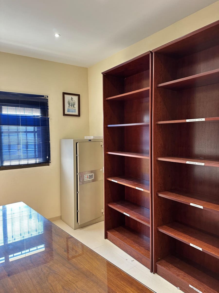 Kommersiell att hyra i Torrenueva - 1 300 € (Ref: 9946200)