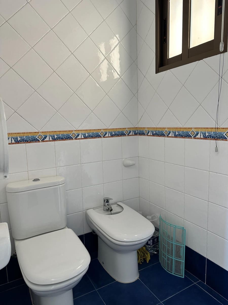 Kommersiell att hyra i Torrenueva - 1 300 € (Ref: 9946200)