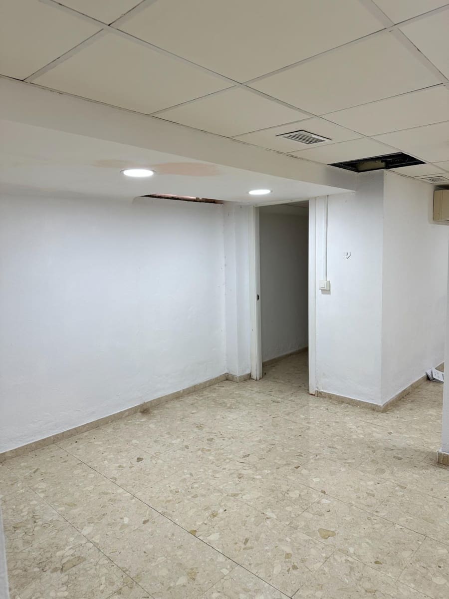 Kommersiell att hyra i Torrenueva - 1 300 € (Ref: 9946200)