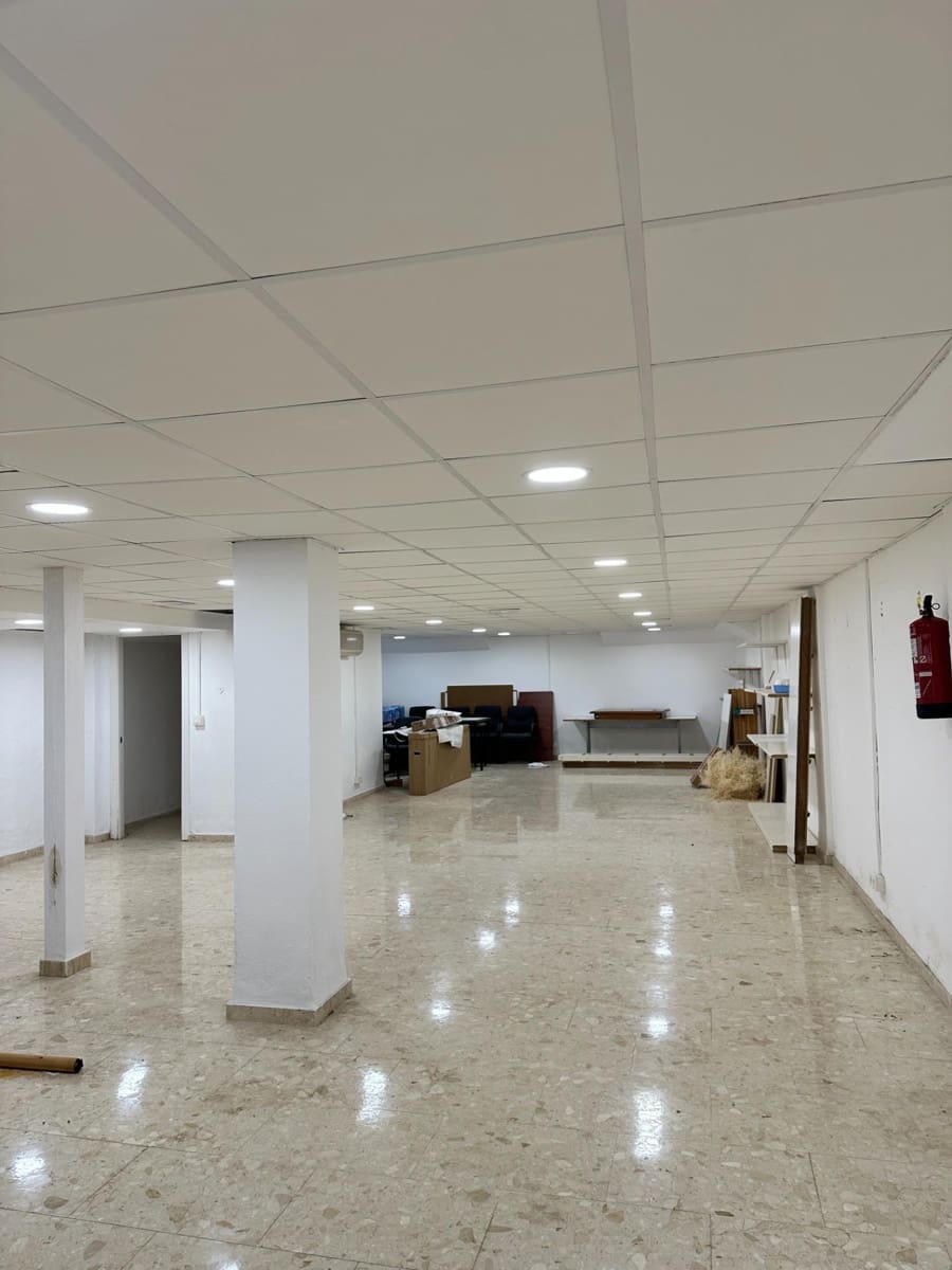 Kommersiell att hyra i Torrenueva - 1 300 € (Ref: 9946200)