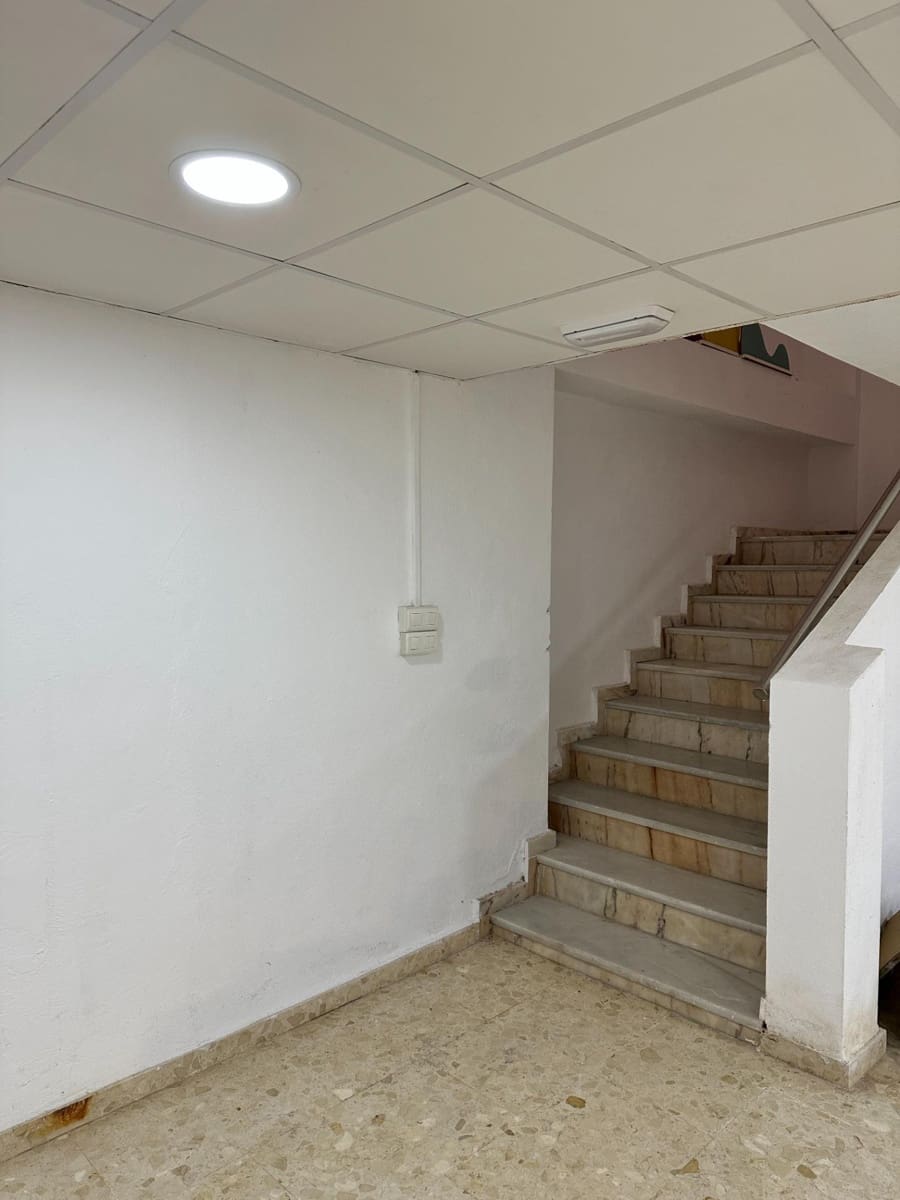Kommersiell att hyra i Torrenueva - 1 300 € (Ref: 9946200)