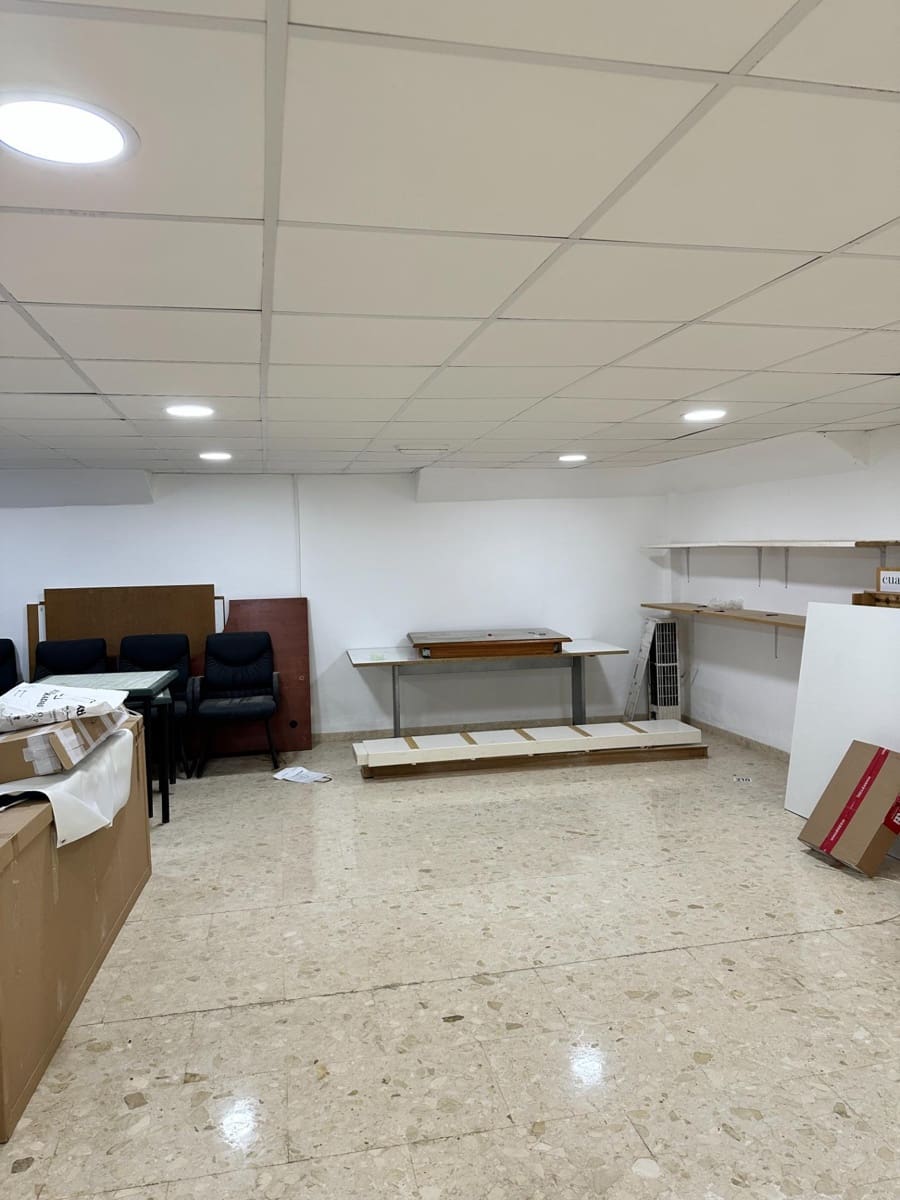 Kommersiell att hyra i Torrenueva - 1 300 € (Ref: 9946200)