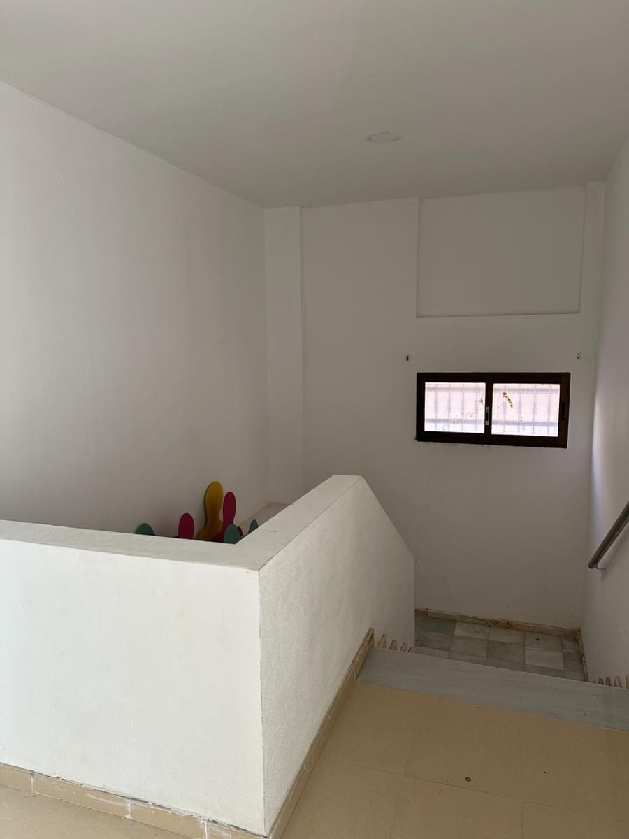 Kommersiell att hyra i Torrenueva - 1 300 € (Ref: 9946200)