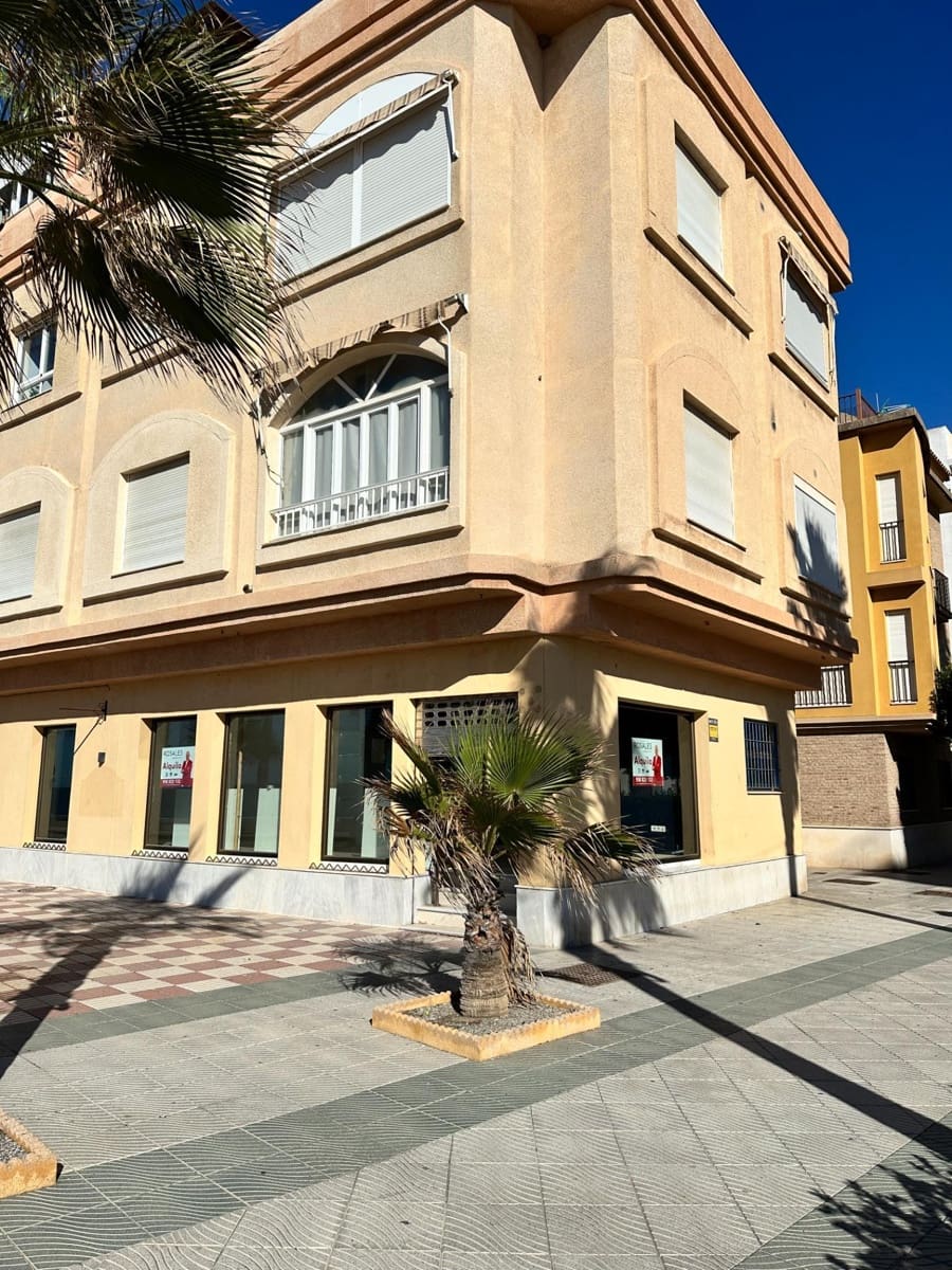 Kommersiell att hyra i Torrenueva - 1 300 € (Ref: 9946200)