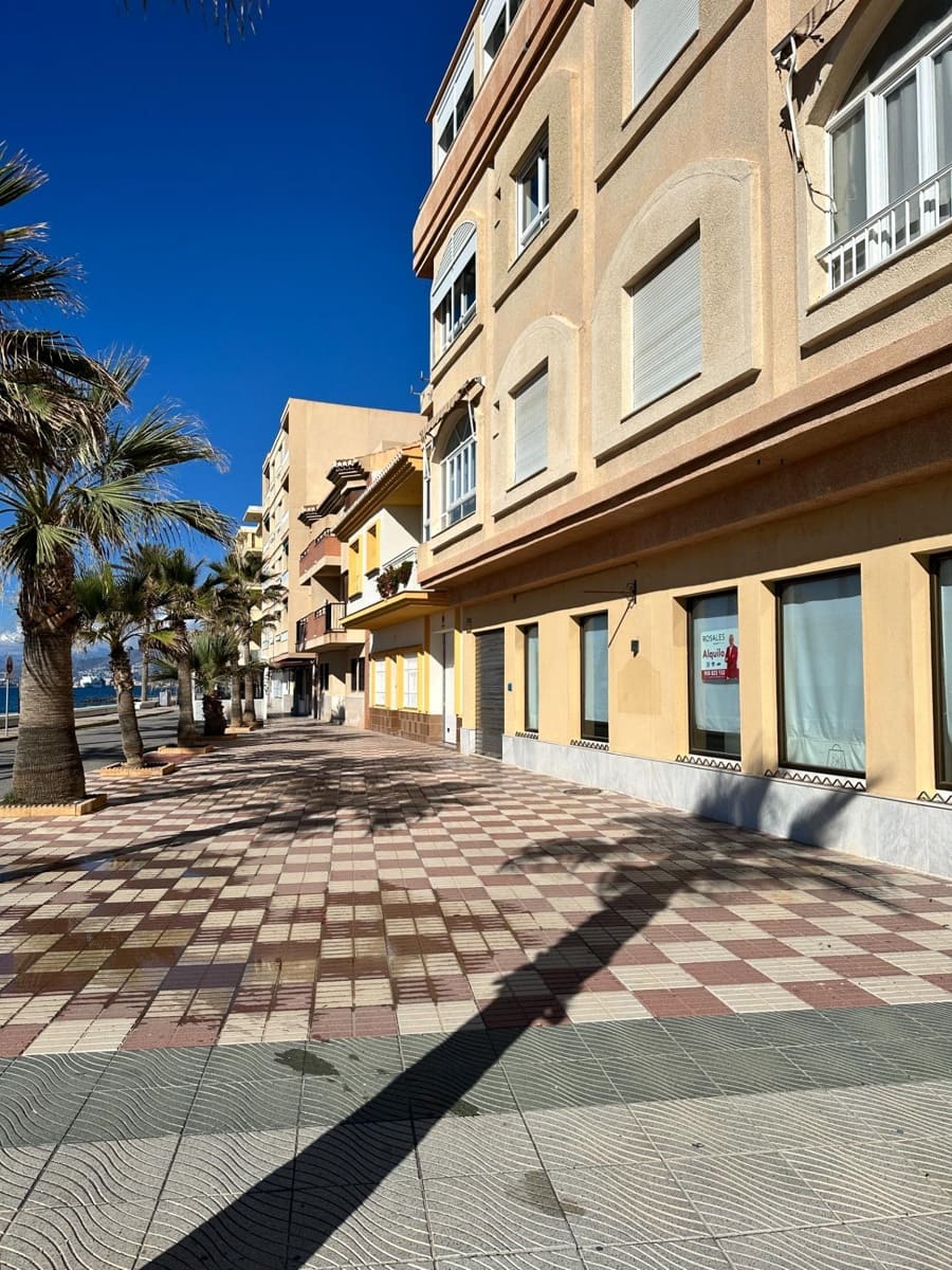Kommersiell att hyra i Torrenueva - 1 300 € (Ref: 9946200)