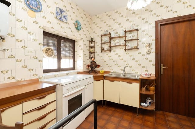 5 sypialnia Dom na sprzedaż w Salobreña z garażem - 199 000 € (Ref: 9946203)