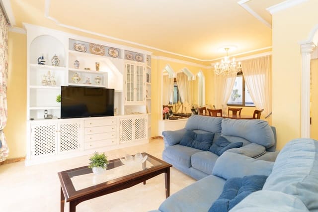 3 bedroom Townhouse for sale in Motril with garage - € 339,900 (Ref: 9946204)