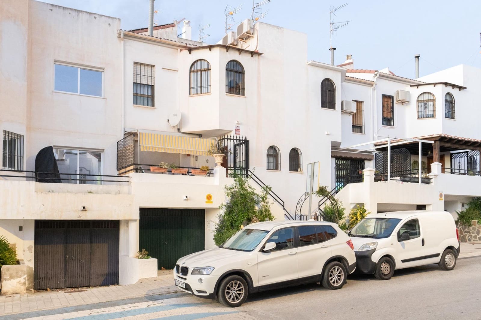 3 bedroom Townhouse for sale in Motril with garage - € 339,900 (Ref: 9946204)