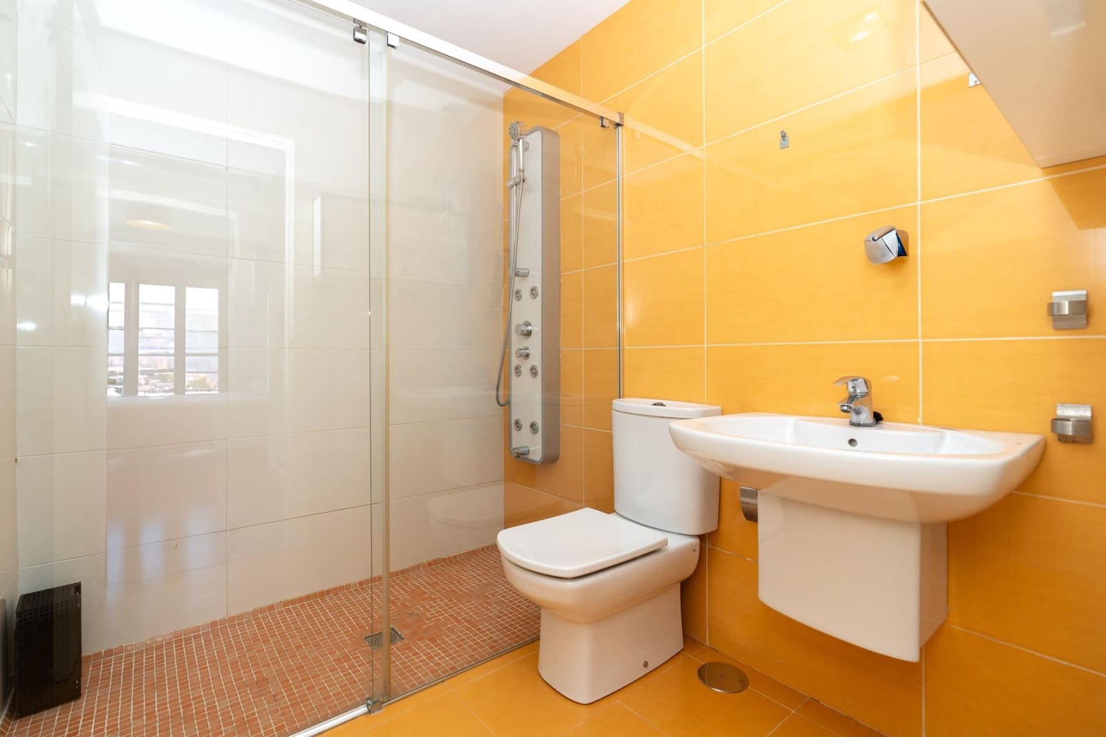 3 Zimmer Reihenhaus zu verkaufen in Motril mit Pool Garage - 260.000 € (Ref: 9946206)