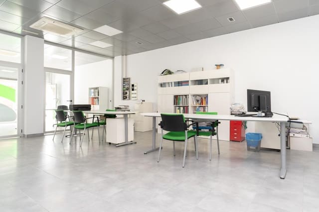 Erhverv til salg i Motril - € 97.000 (Ref: 9946209)