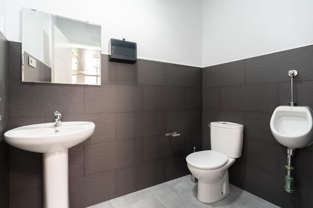 Erhverv til salg i Motril - € 97.000 (Ref: 9946209)