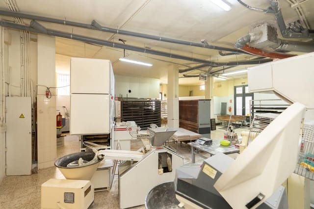Erhverv til salg i Motril - € 298.500 (Ref: 9946210)