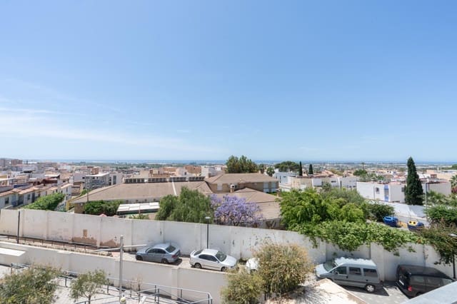 Piso de 3 habitaciones en Motril en venta con garaje - 160.000 € (Ref: 9946211)