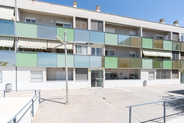Piso de 3 habitaciones en Motril en venta con garaje - 160.000 € (Ref: 9946211)