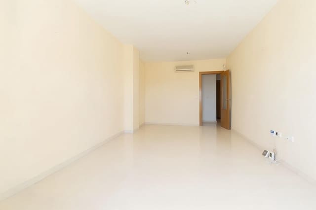 Piso de 3 habitaciones en Motril en venta con garaje - 160.000 € (Ref: 9946211)