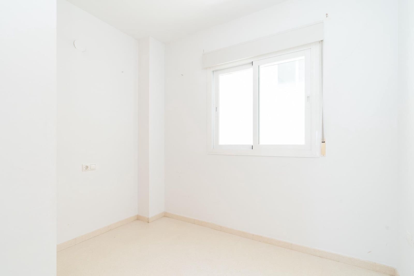 3 slaapkamer Flat te koop in Motril met garage - € 160.000 (Ref: 9946211)