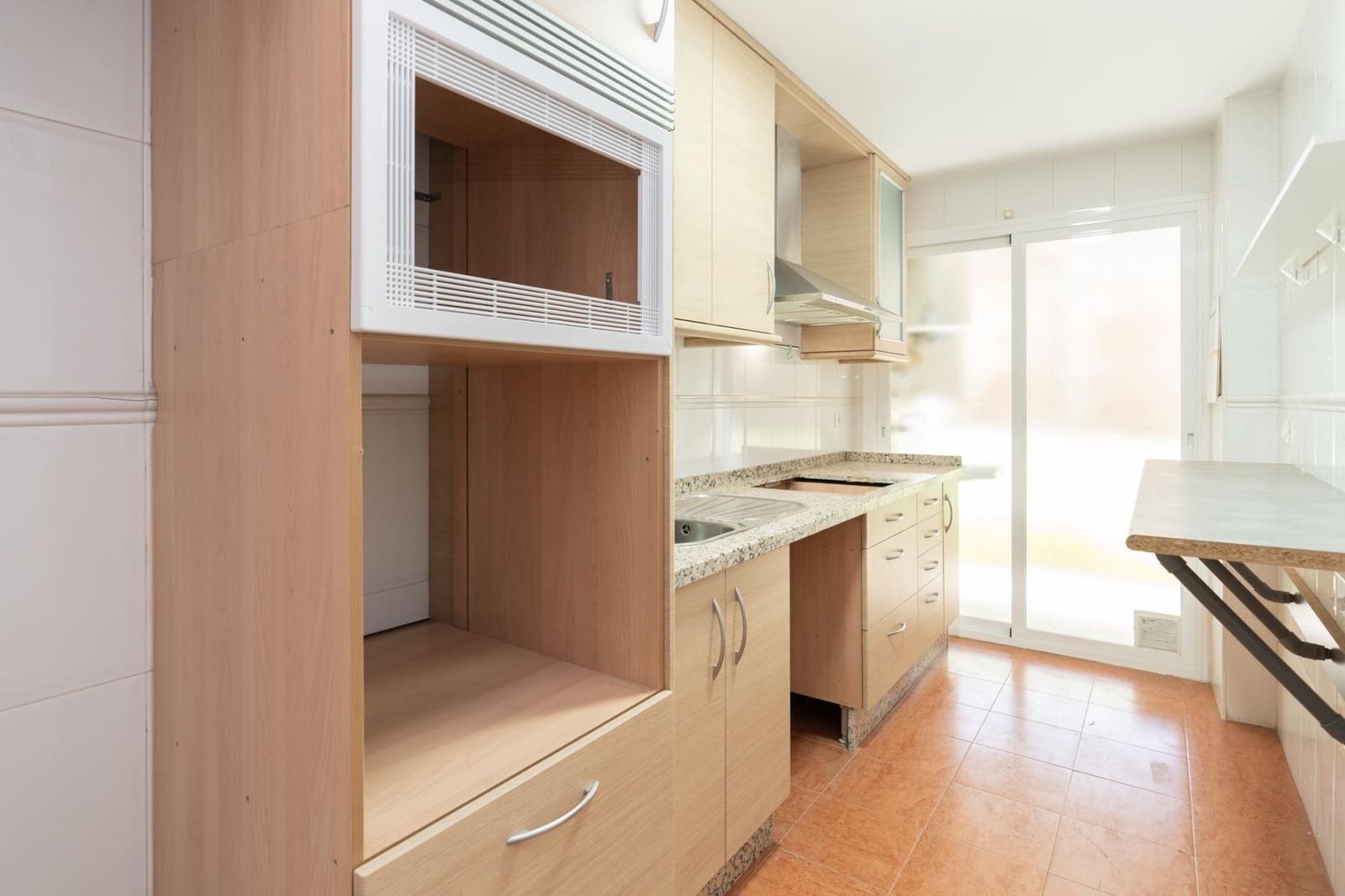 3 slaapkamer Flat te koop in Motril met garage - € 160.000 (Ref: 9946211)