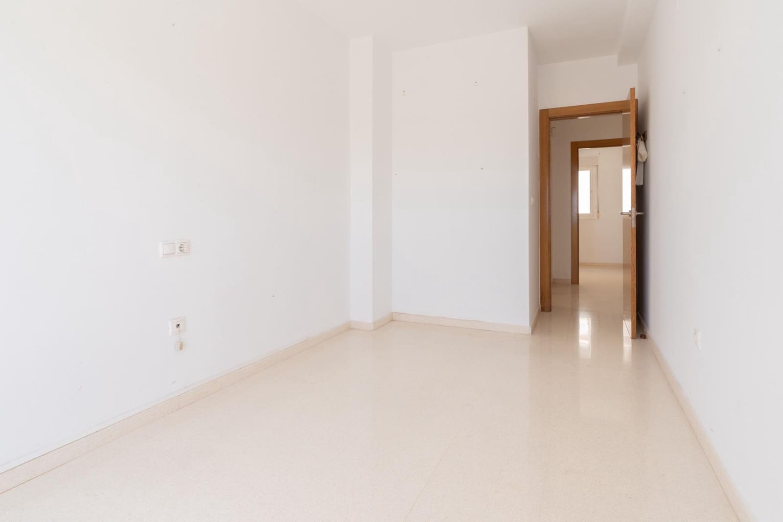 3 slaapkamer Flat te koop in Motril met garage - € 160.000 (Ref: 9946211)