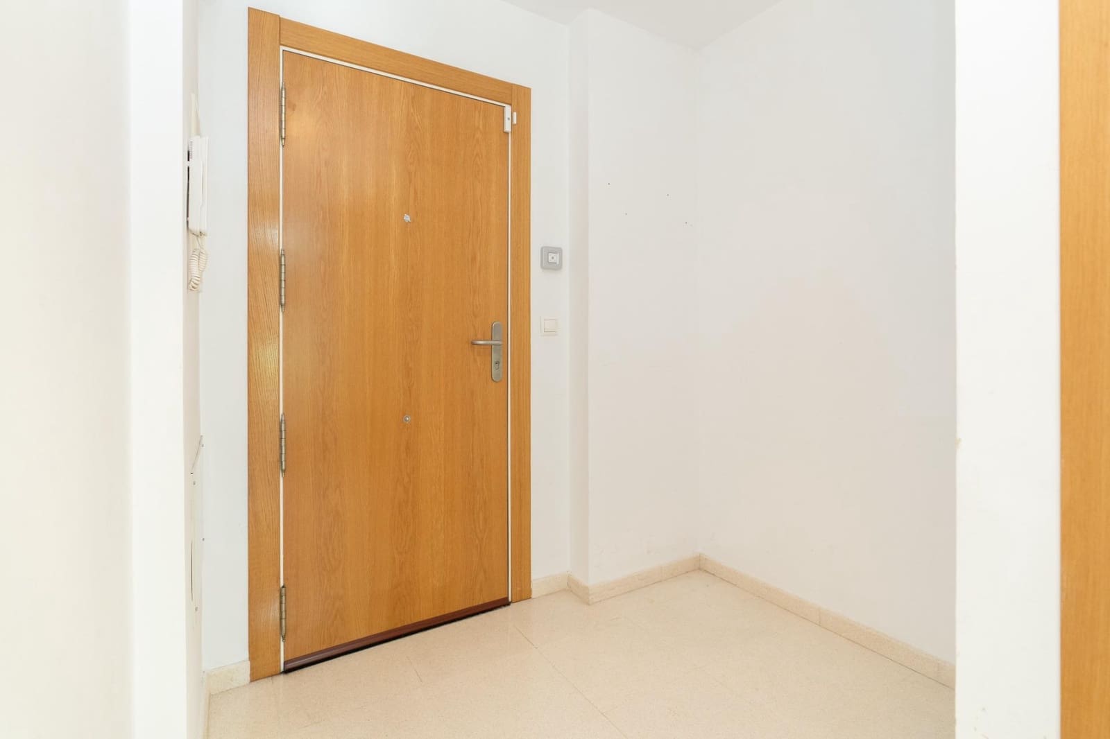 3 slaapkamer Flat te koop in Motril met garage - € 160.000 (Ref: 9946211)