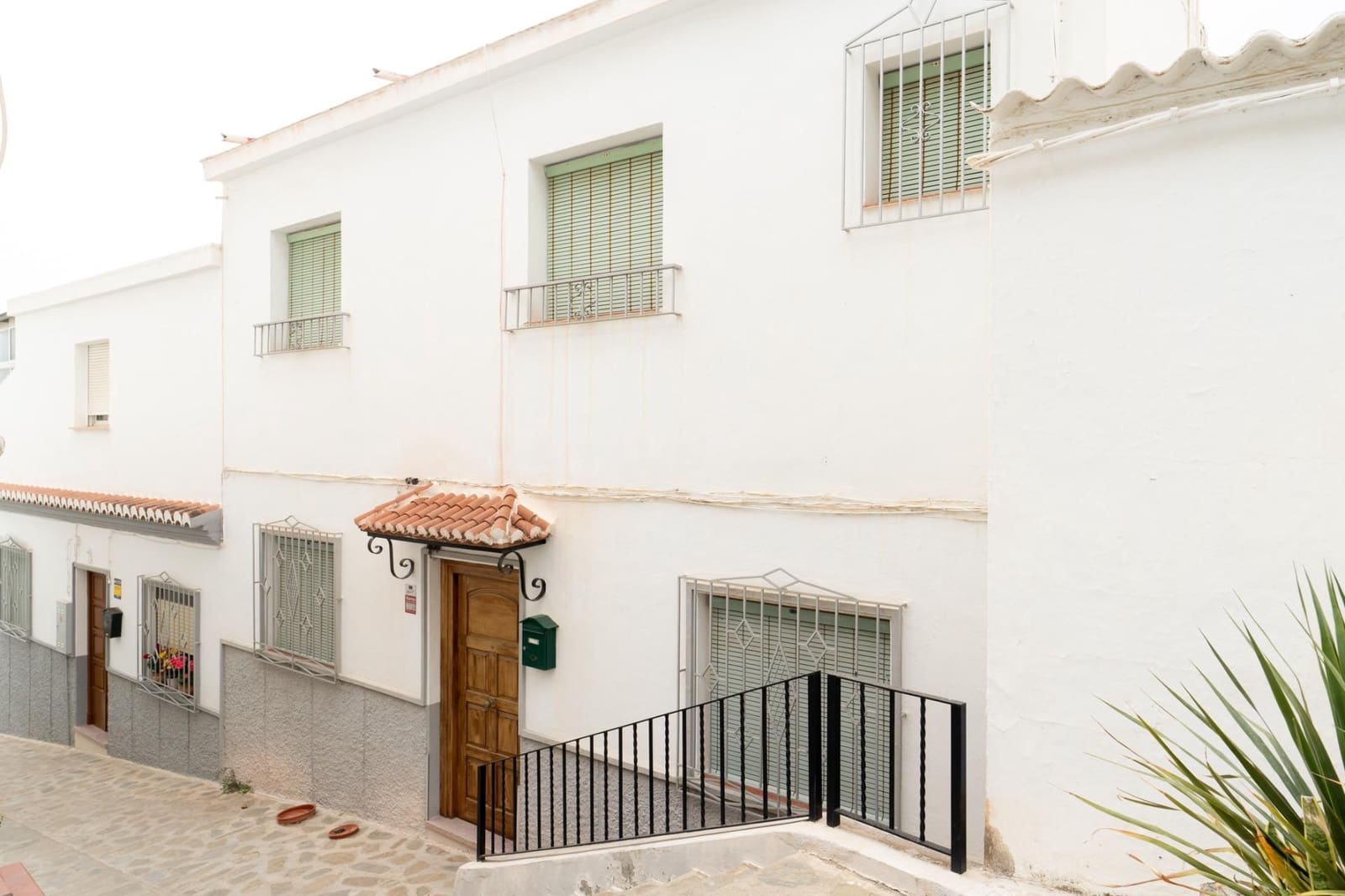 6 slaapkamer Huis te koop in Salobrena met garage - € 250.000 (Ref: 9946213)