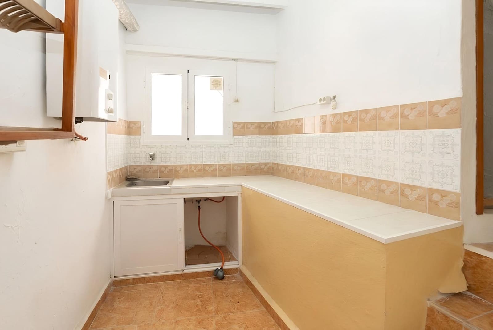 6 slaapkamer Huis te koop in Salobrena met garage - € 250.000 (Ref: 9946213)