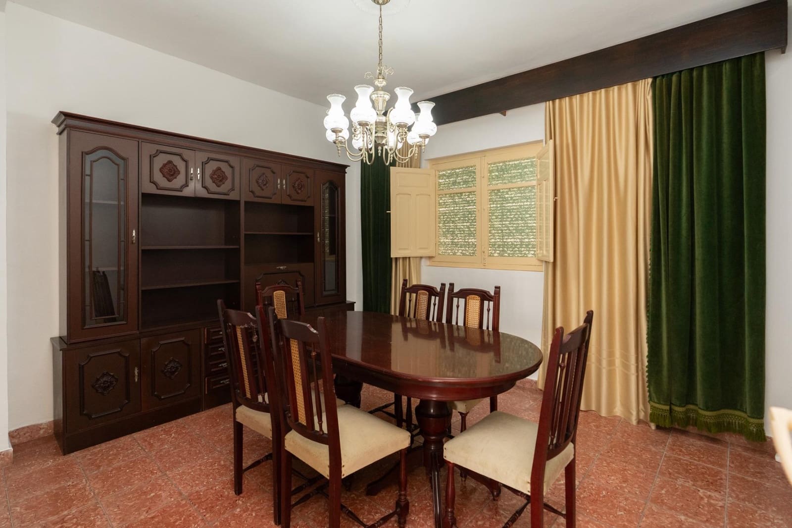 6 slaapkamer Huis te koop in Salobrena met garage - € 250.000 (Ref: 9946213)