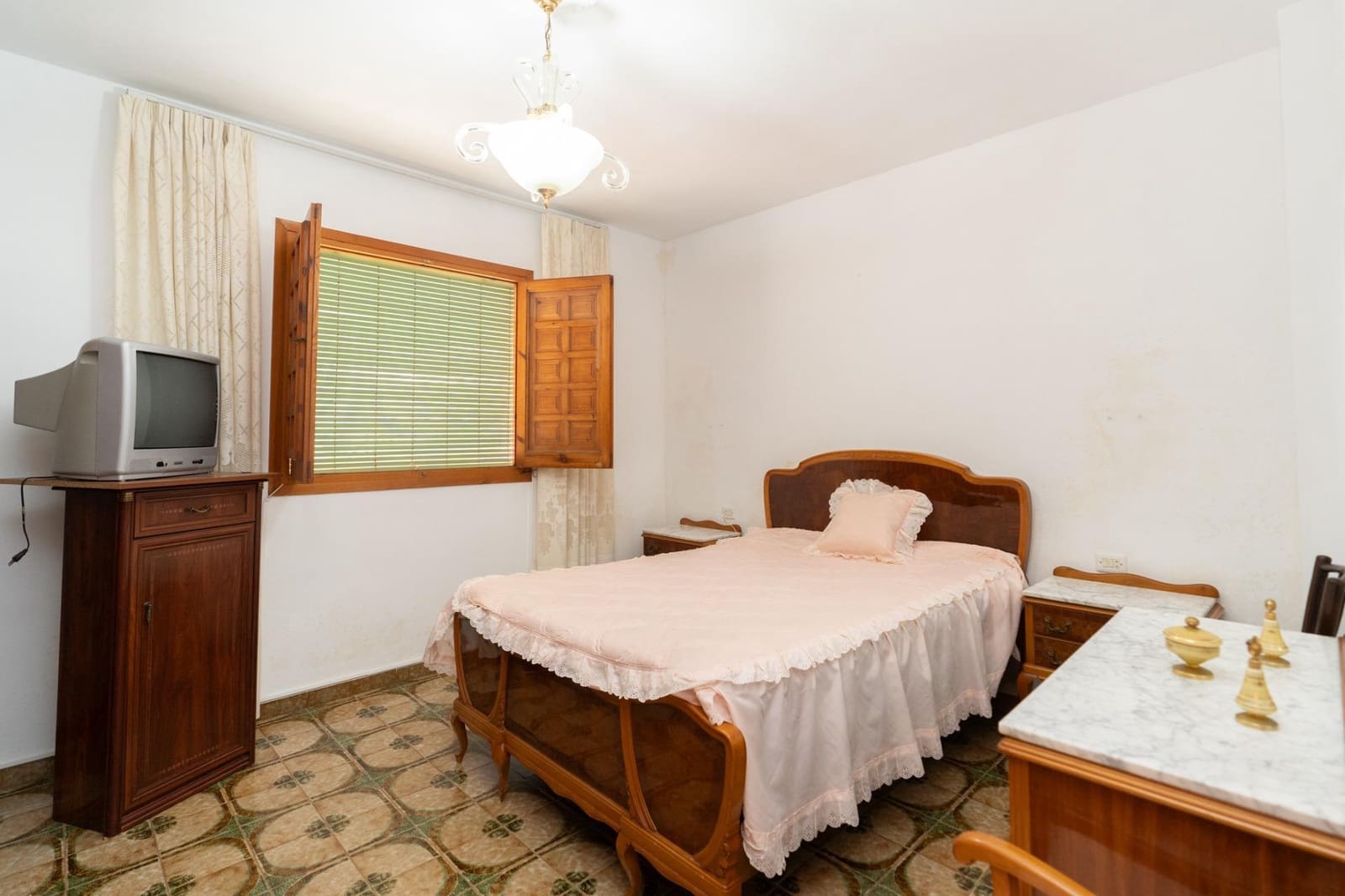 6 slaapkamer Huis te koop in Salobrena met garage - € 250.000 (Ref: 9946213)