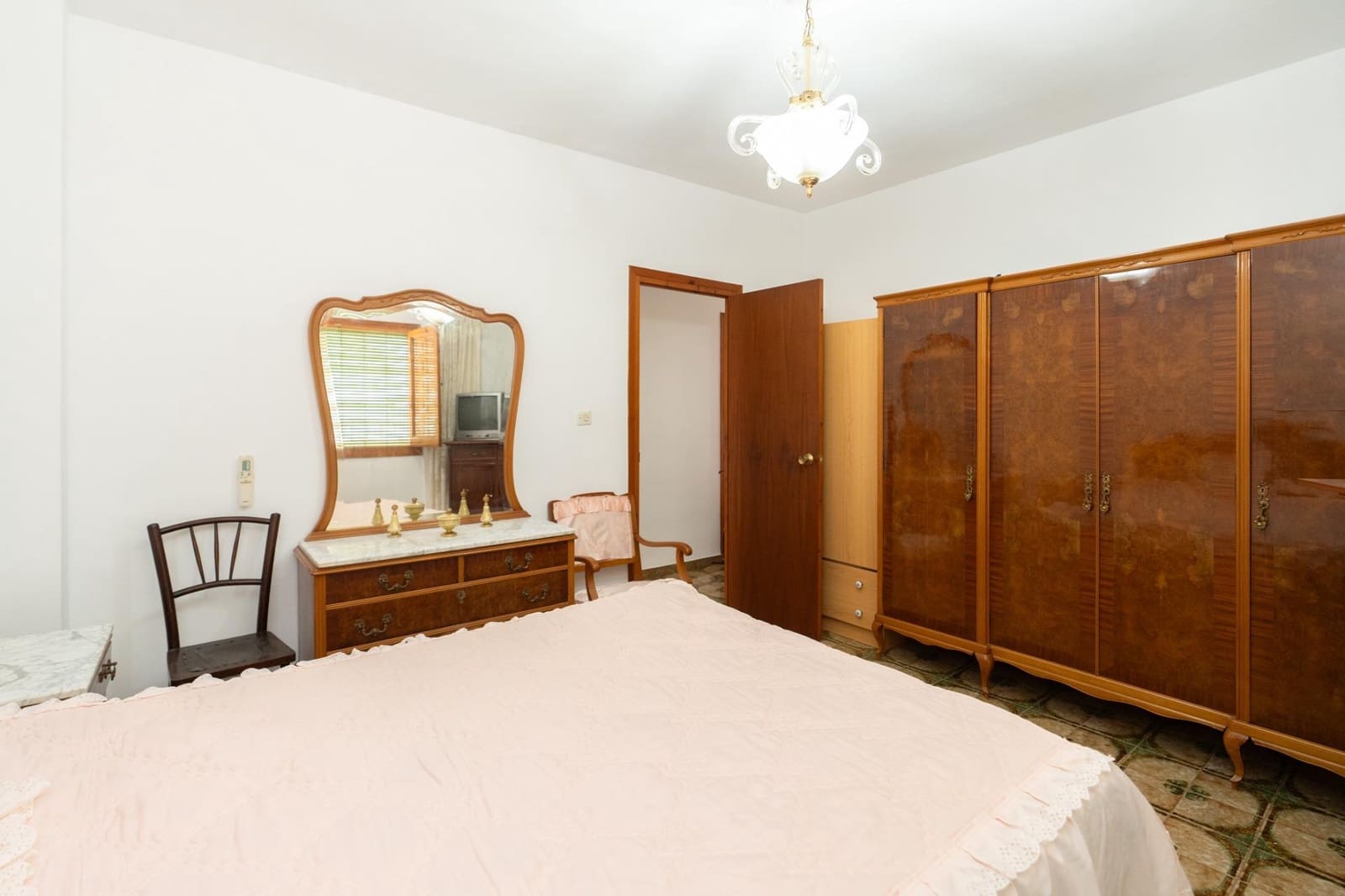 6 slaapkamer Huis te koop in Salobrena met garage - € 250.000 (Ref: 9946213)