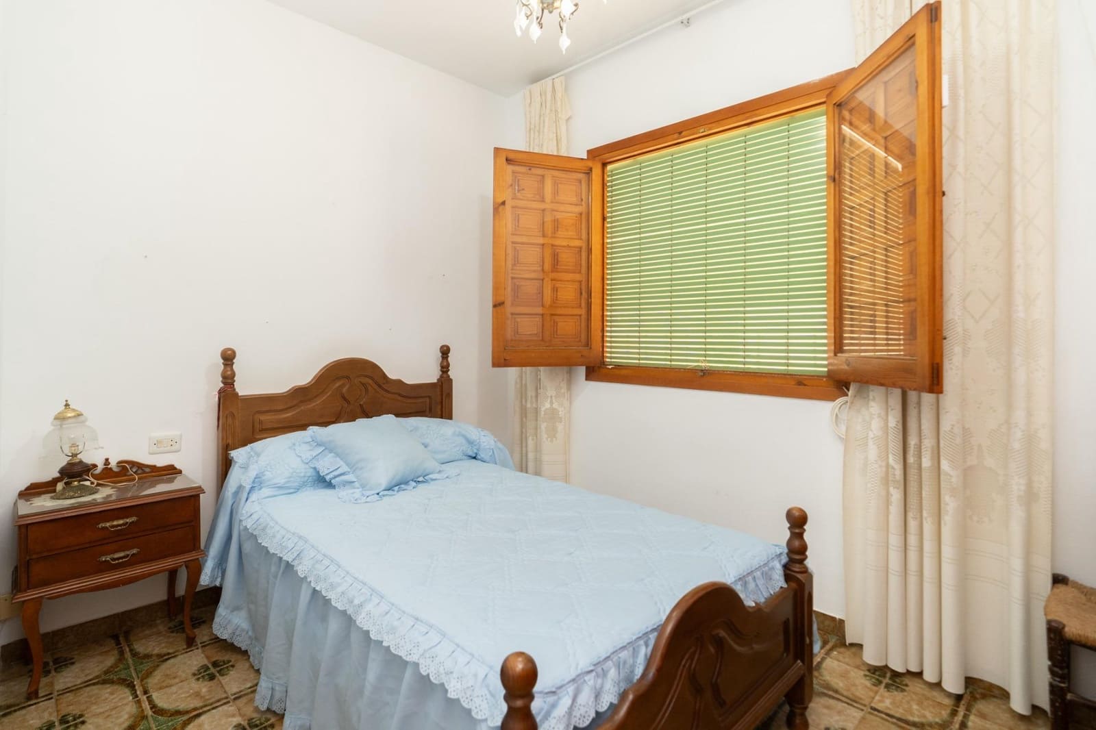 6 slaapkamer Huis te koop in Salobrena met garage - € 250.000 (Ref: 9946213)