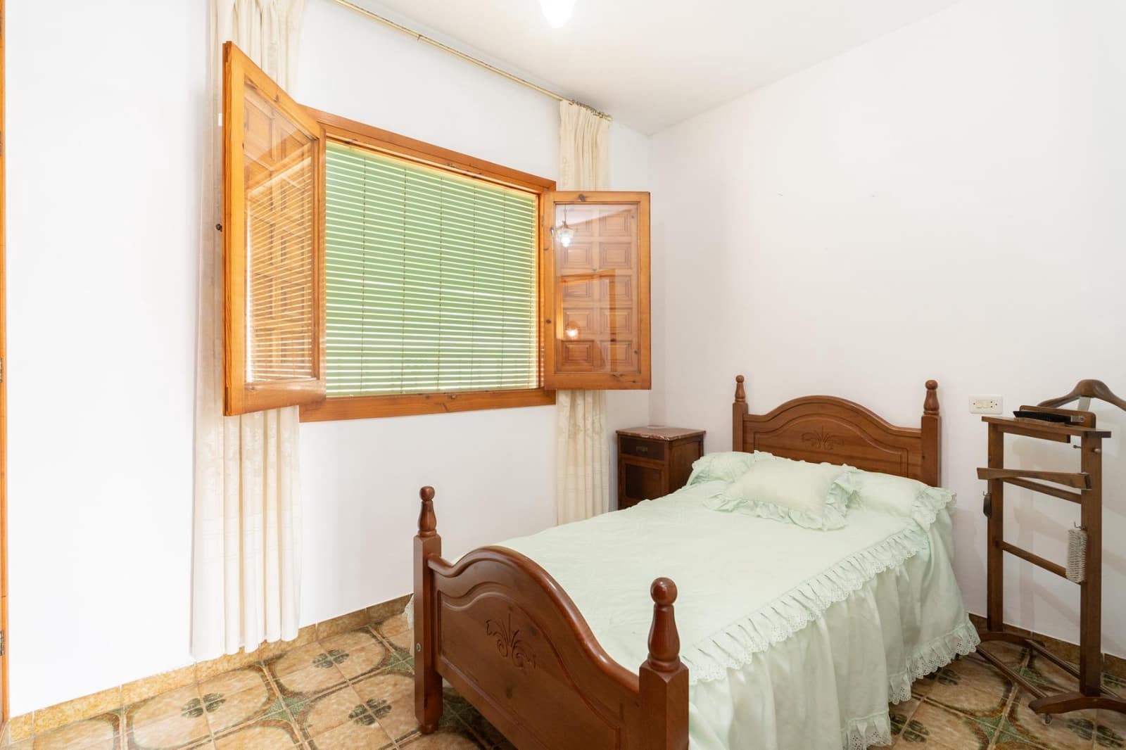 6 slaapkamer Huis te koop in Salobrena met garage - € 250.000 (Ref: 9946213)