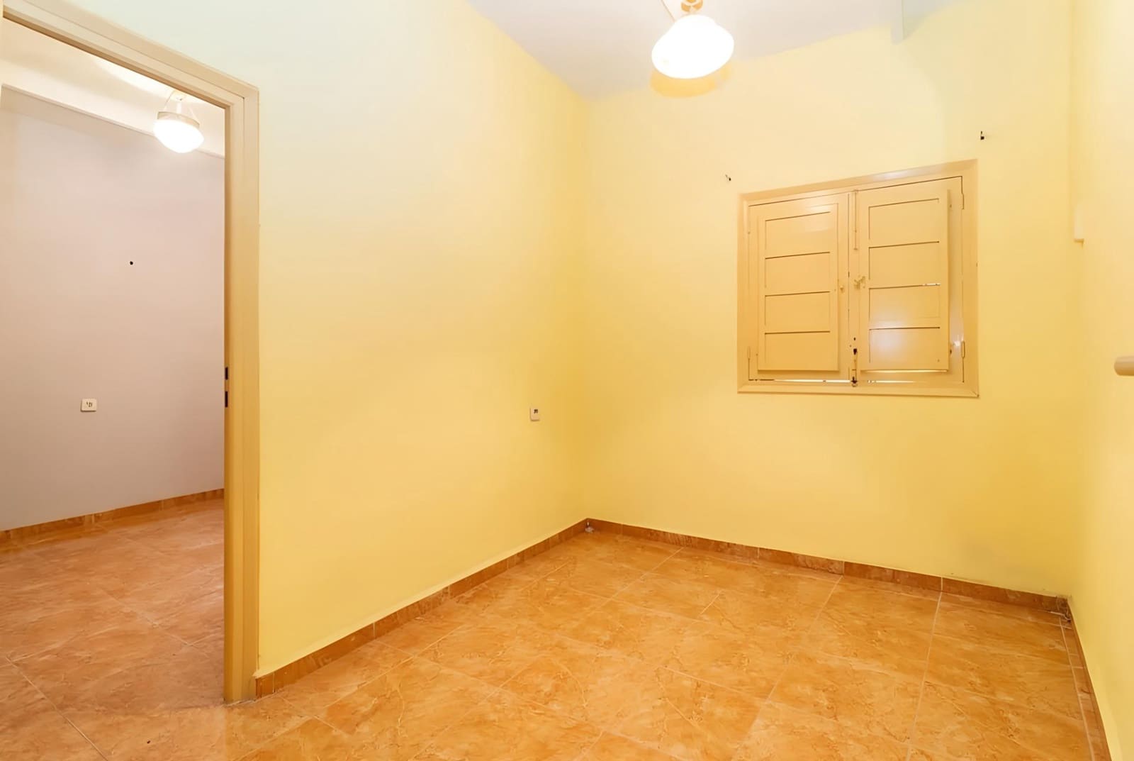 6 slaapkamer Huis te koop in Salobrena met garage - € 250.000 (Ref: 9946213)