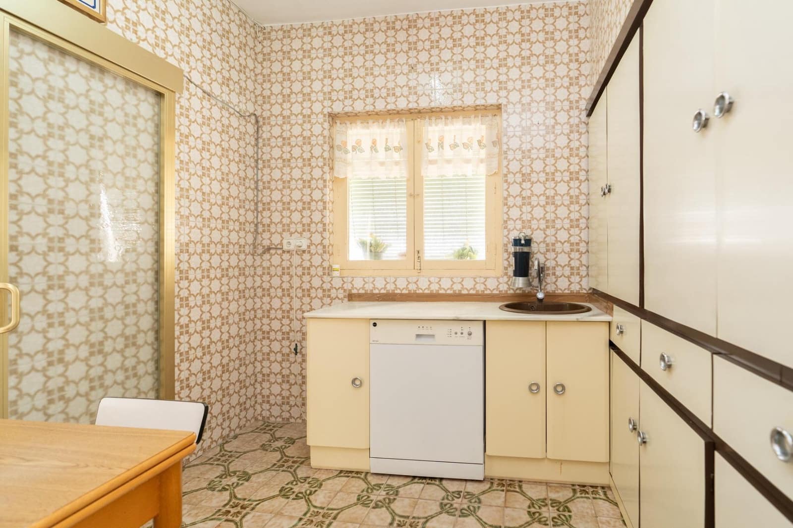 6 slaapkamer Huis te koop in Salobrena met garage - € 250.000 (Ref: 9946213)