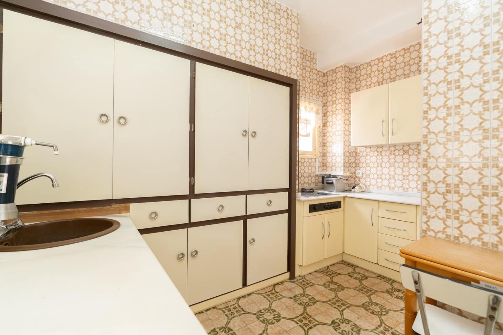 6 slaapkamer Huis te koop in Salobrena met garage - € 250.000 (Ref: 9946213)