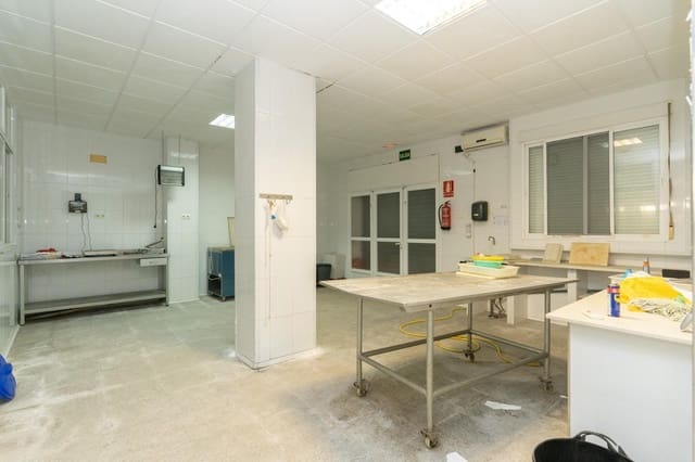 8 soveværelse Erhverv til salg i Motril - € 298.000 (Ref: 9946218)