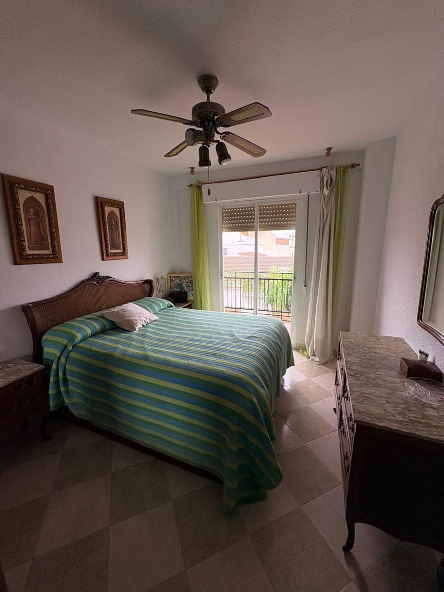 3 bedroom Flat for rent in Almunecar - € 250 (Ref: 9946220)