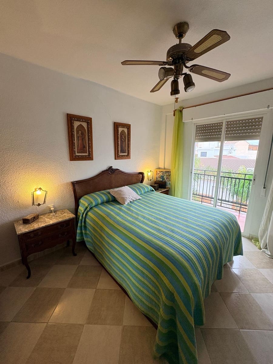 3 bedroom Flat for rent in Almunecar - € 250 (Ref: 9946220)