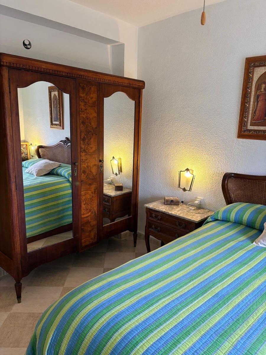 3 bedroom Flat for rent in Almunecar - € 250 (Ref: 9946220)