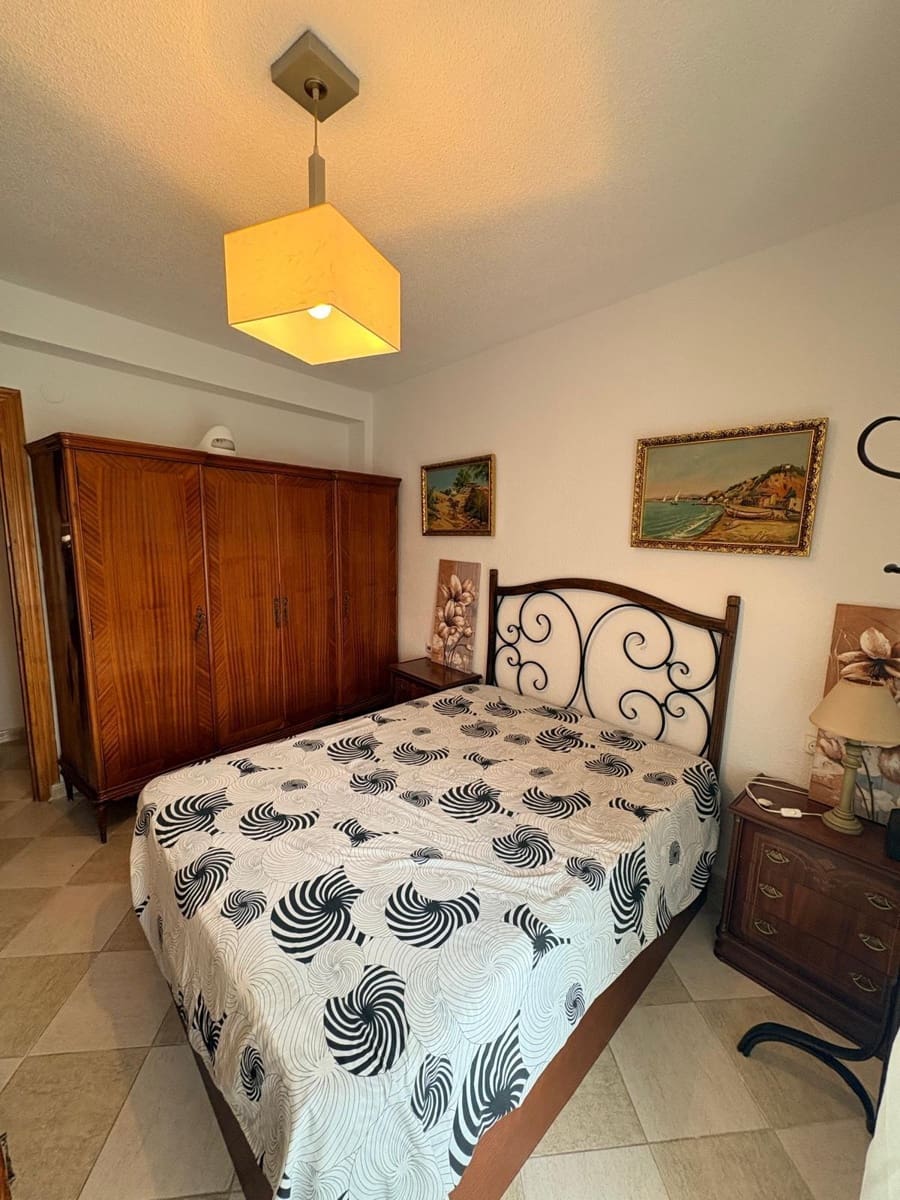 3 bedroom Flat for rent in Almunecar - € 250 (Ref: 9946220)