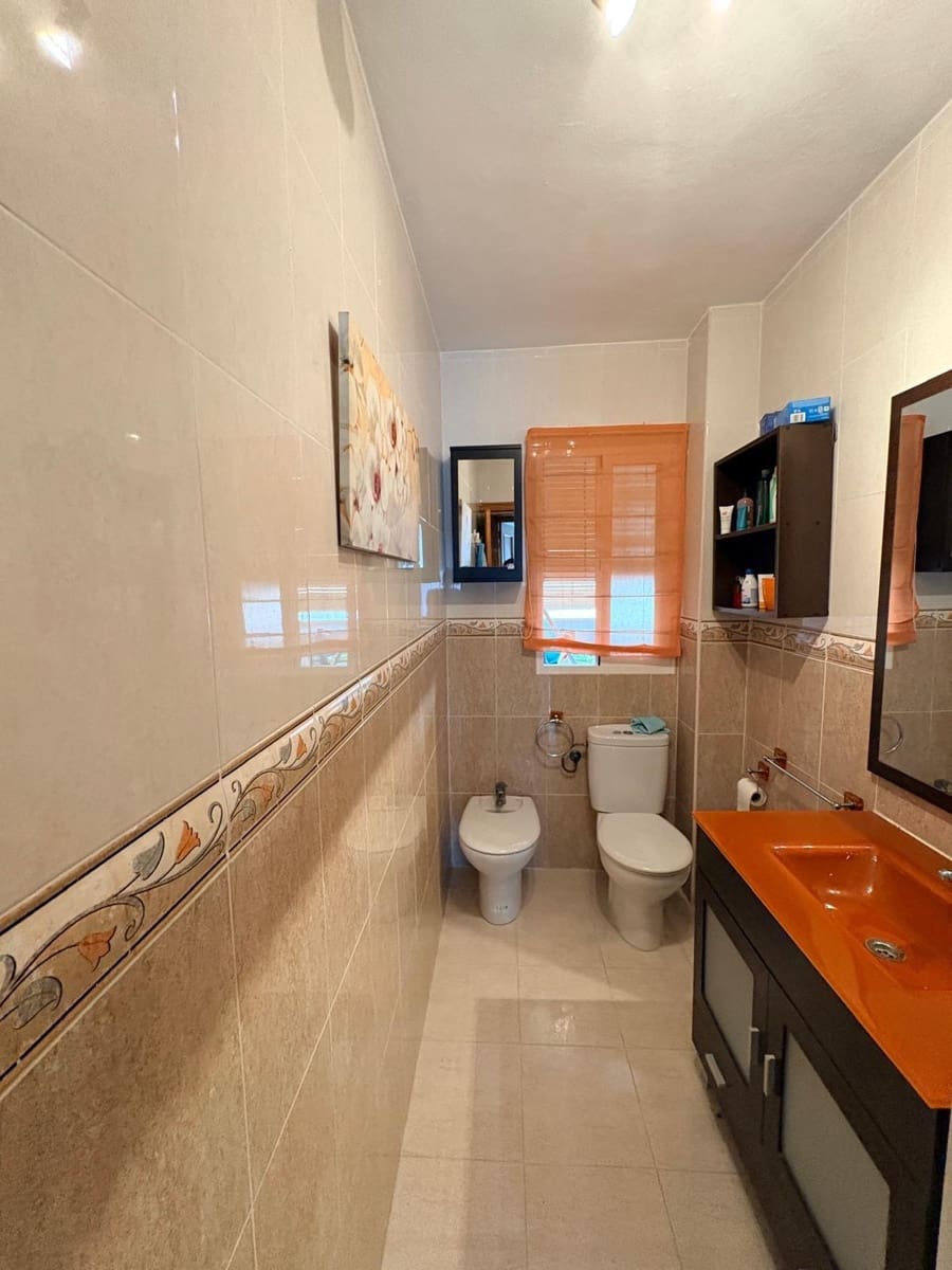 3 bedroom Flat for rent in Almunecar - € 250 (Ref: 9946220)