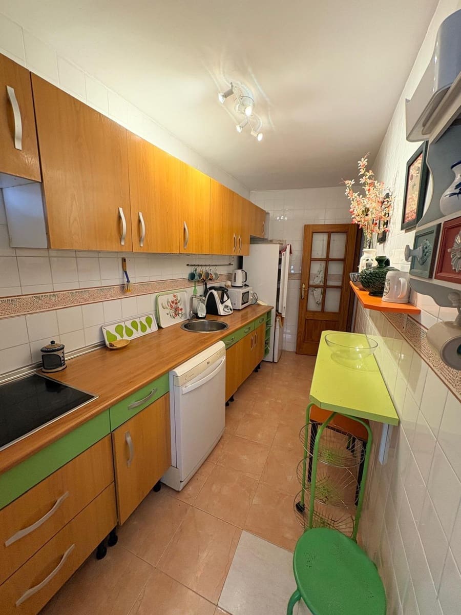 3 bedroom Flat for rent in Almunecar - € 250 (Ref: 9946220)