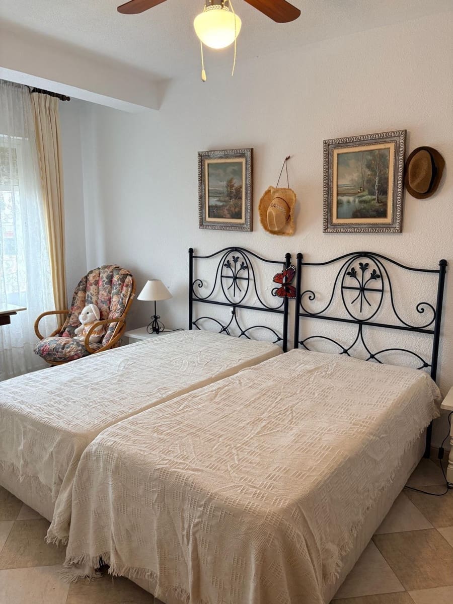 3 bedroom Flat for rent in Almunecar - € 250 (Ref: 9946220)